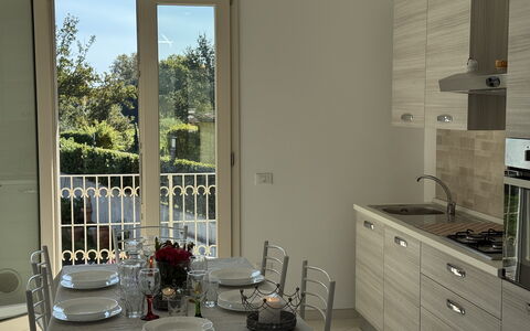 Villa al Glicine: Meubles, Design Intérieur, Sol, Bois, Cuisine, Sol, Comptoir, Pièce, Principaux Appliance, Éclairage