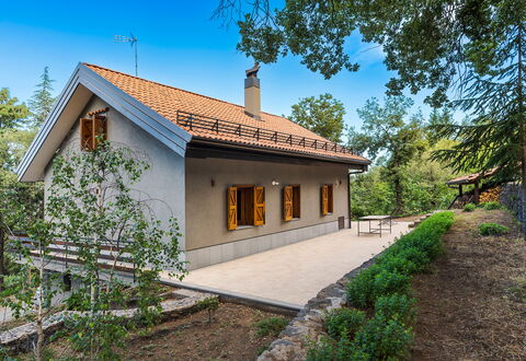 Casa Gibel: Bâtiment, Bois, Maison, Domicile, Toit, Chalet, Architecture, Zone Rurale, Porte, Ferme