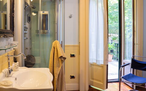 Virginia 16: Design Intérieur, Sol, Sol, Luminaire Plomberie, Porte, Pièce, Domicile, Salle De Bains, Lavabo, Robinet