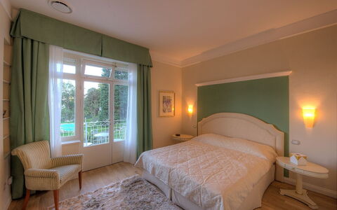 Alina Villa: Meubles, Design Intérieur, Plafond, Sol, Sol, Chambre, Lit, Drap De Lit, Linge, Pièce