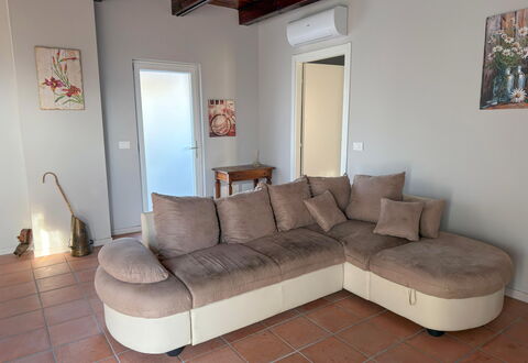 Alma Montis - Frabosa Sottana: Meubles, Bois, Sol, Sol, Design Intérieur, Pièce, Salon, Parquet, Confort, Chaise