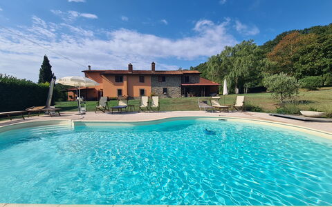 Villa Vindelbono: Bleu, Piscine, Recours, Mobilier De Jardin, Loisir, Eco Hôtel, Biens, Hacienda, Thermes, Caractéristique De L'Eau