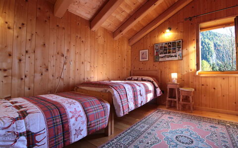 Chalet Genzianella: Bois, Domicile, Maison, Chalet, Chambre, Dur, Tache De Bois, Cabane En Rondins, Lit, Drap De Lit