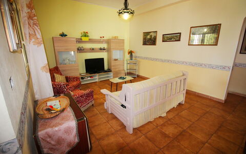 Villa Floridia: Meubles, Design Intérieur, Sol, Bois, Sol, Pièce, Canapé, Éclairage, Salon, Cadre