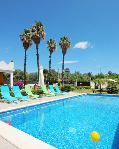 Villa Floridia: Bleu, Piscine, Arbuste, Recours, Jardin, Aménagement Paysager, Loisir, Biens, Ombre, Eco Hôtel