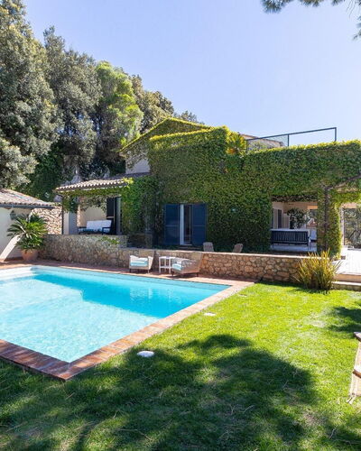 La Terrazza sul Mare: Piscine, Bleu, Recours, Eco Hôtel, Villa, Parapluie, Biens, Loisir, Hacienda, Ombre