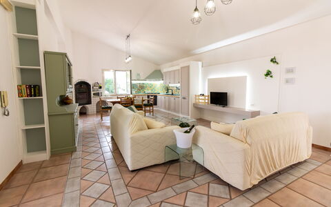 Villa Ninfa: Design Intérieur, Meubles, Sol, Sol, Canapé, Plafond, Bois, Pièce, Salon, Éclairage