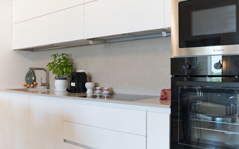 Lacorte di Ninetta: Cabinetry, Appareil De Cuisine, Cuisine, Comptoir, Design Intérieur, Électroménager, Principaux Appliance, Sol, Meubles, Tiroir