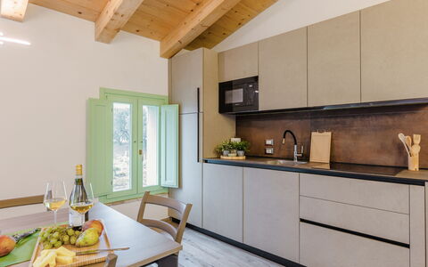 Villa Zena: Cuisine, Comptoir, Design Intérieur, Meubles, Sol, Bois, Appareil De Cuisine, Cabinetry, Domicile, Principaux Appliance