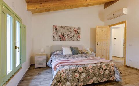 Zena Apartment: Design Intérieur, Meubles, Mur, Sol, Bois, Sol, Plafond, Chambre, Lit, Domicile