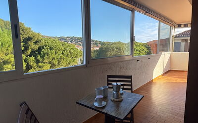 La Casa di Viviana Terrace, Close to the Beach: Meubles, Sol, Dur, Tache De Bois, Chaise, Balcon, Parquet, Eco Hôtel, Daylighting, Plate-Forme