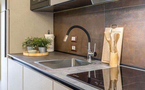 Zena Suite: Comptoir, Cuisine, Evier, Bois, Sol, Design Intérieur, Luminaire Plomberie, Robinet, Cabinetry, Appareil De Cuisine