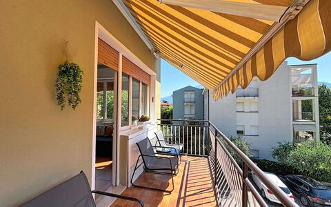 Ca dei Noni: Store, Ombre, Balcon, Porche, Conception, Plante D'Appartement, Chaise, Pot De Fleur, Structure En Plein Air, Mobilier De Jardin
