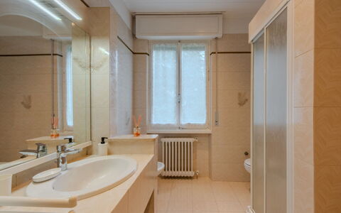Ca dei Noni: Sol, Luminaire Plomberie, Mur, Design Intérieur, Sol, Salle De Bains, Lavabo, Évier, Robinet, Pièce