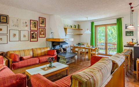 Erika: Bois, Design Intérieur, Meubles, Domicile, Pièce, Plafond, Chaise, Appartement, Salon, Dur