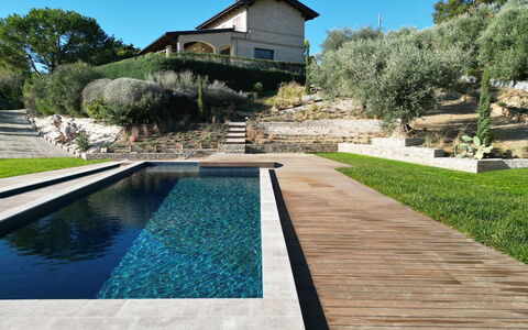 Villa Carciofa: Piscine, Jardin, Aménagement Paysager, Caractéristique De L'Eau, Arrière-Cour, Dalle, Passerelle