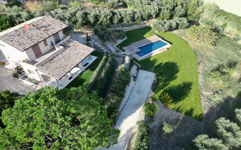 Villa Carciofa: Zone Résidentielle, Domicile, Maison, Biens, Toit, Chalet, Banlieue, Manoir, Jardin, Aménagement Paysager