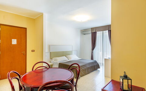 Alghero Residence, Seaside Apartments: Design Intérieur, Sol, Sol, Plafond, Pièce, Appartement, Parquet, Dur, Tache De Bois