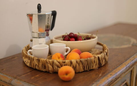 Trulli Retreat, Pool, Locorotondo: Vaisselle, Serveware, Coupe, Drinkware, Vaisselle, Appareil De Cuisine, Petit Appareil, Ingrédient, Aliments