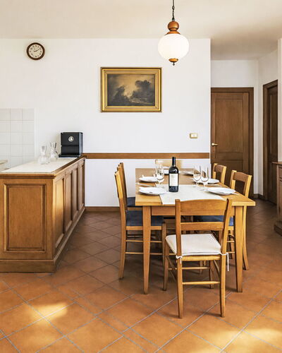 Casa Laura: Design Intérieur, Meubles, Sol, Bois, Cabinetry, Plafond, Sol, Comptoir, Pièce, Cuisine