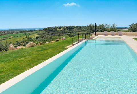 Villa Netina: Bleu, Piscine, Composite, Recours, Tuile, Aménagement Paysager, Thermes, Caractéristique De L'Eau, Eco Hôtel