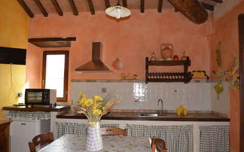 Agriturismo Bellavista, Private Pool, Val D'Orcia: Meubles, Design Intérieur, Bois, Sol, Pièce, Sol, Plafond, Domicile, Chaise, Cuisine