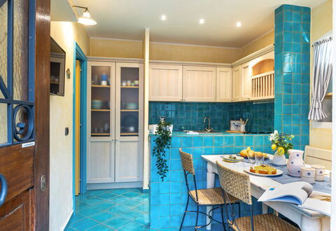 Suite la Torre: Design Intérieur, Sol, Meubles, Cuisine, Sol, Comptoir, Plafond, Pièce, Éclairage, Cabinetry