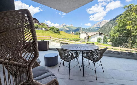 Domus Canazei: Meubles, Mobilier De Jardin, Chaise, Chaîne De Montagnes, Matériau Naturel, Ombre, Conception, Balcon, Alpes