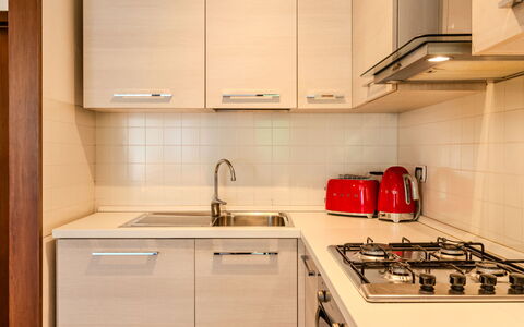 Gaggia: Appareil De Cuisine, Cuisine, Comptoir, Principaux Appliance, Evier, Cabinetry, Cuisinière, Bois, Le Fourneau, Évier