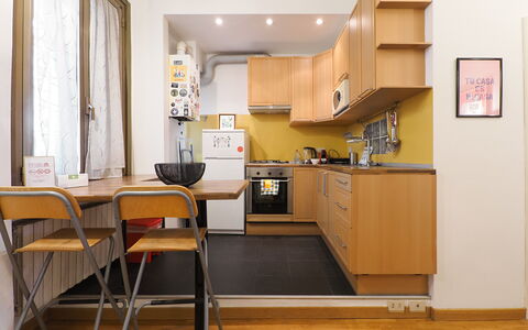 Suite Meda: Meubles, Appareil De Cuisine, Cuisine, Principaux Appliance, Comptoir, Design Intérieur, Sol, Cabinetry, Bois, Sol