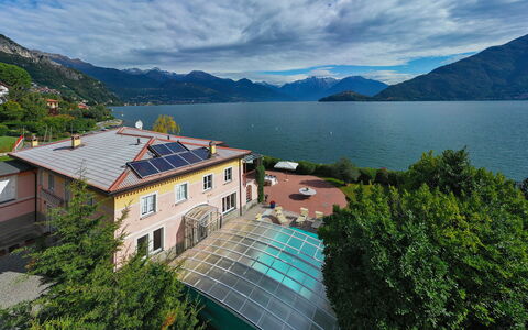 Besanina: Chaîne De Montagnes, Ville Resort, Villa, Alpes, Manoir, Hôtel, Recours, Balcon