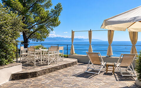 Portofino Luxury Villa – Private Sea Access & Car-: Cotiers Et Relief Océaniques, Mer, Mobilier De Jardin, Côte, Ombre, Recours, Chaise, Océan, Eco Hôtel, Rive