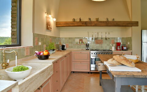 Villa Il Noccioleto: Cuisine, Comptoir, Meubles, Cabinetry, Design Intérieur, Sol, Bois, Appareil De Cuisine, Sol, Domicile