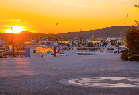 Smeralda Apartment: Ciel, Crépuscule, Afterglow, Horizon, Le Coucher Du Soleil, Lever Du Soleil, Soirée, Marina, Orange, Lumière Du Soleil
