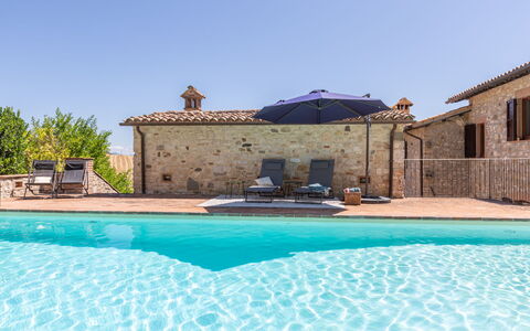 Casale Nido: Bleu, Piscine, Composite, Villa, Hacienda, Cour, Hôtel