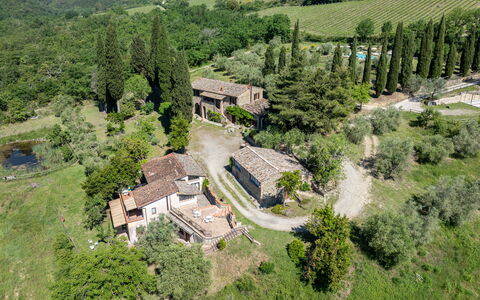 Podere le Lune with Pool, San Gimignano: Maison, Domicile, Arbuste, Paysage, Toit, Zone Rurale, Chalet, Lot Terre, Biens, Communauté Des Plantes