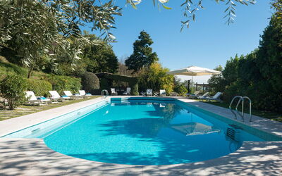 Galero: Piscine, Bleu, Mobilier De Jardin, Recours, Balancelle, Ombre, Eco Hôtel, Thermes, Parapluie, Aménagement Paysager