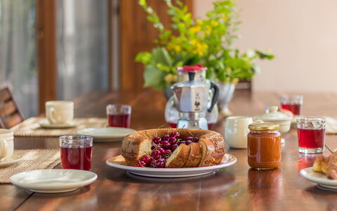 Molinazzo: Aliments, Vaisselle, Serveware, Ingrédient, Table, Vaisselle, Coupe, Drinkware, Meubles, Assiette