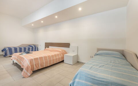 Appartamento Monomare, Gallipoli: Sol, Sol, Design Intérieur, Bois, Chambre, Plafond, Meubles, Lit, Pièce, Literie