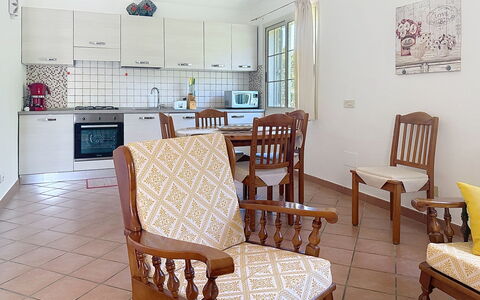 Malù House: Meubles, Sol, Sol, Design Intérieur, Chaise, Table, Table Cuisine Et Salle A Manger, Plafond, Pièce, Salle À Manger