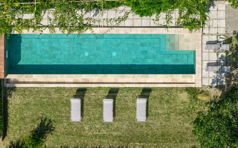 Villa Il Casalino, Florentine Hills with Pool: Piscine, Composite, Jardin, Ombre, Aménagement Paysager, Caractéristique De L'Eau, Réflexion, Arrière-Cour, Passerelle, Miroir D'Eau