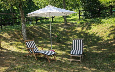 Apartment, Garden, Beigua Unesco Global Geopark: Meubles, Mobilier De Jardin, Bois, Chaise, Ombre, Parapluie, Jardin, Pelouse, Tableau De Plein Air, Dur