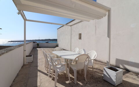 Giulia: Composite, Ombre, Balcon, Mobilier De Jardin, Structure En Plein Air, Daylighting, Pergola