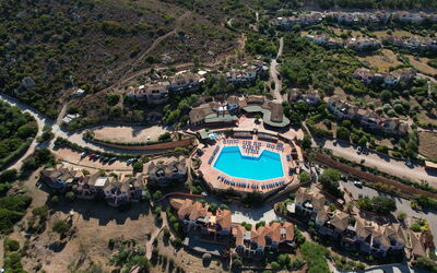 Rocciarossa: Piscine, Recours, Loisir, Ville Resort, Vacances, Biens, Station Balnéaire, Eco Hôtel, Villa