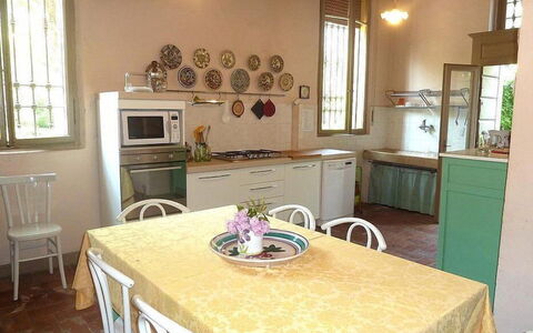 Villa Castellani: Meubles, Design Intérieur, Sol, Bois, Table, Cuisine, Sol, Pièce, Table Cuisine Et Salle A Manger, Appareil De Cuisine