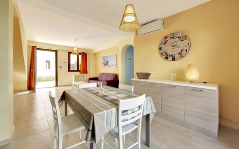 Borgo Vigata 1: Meubles, Design Intérieur, Sol, Sol, Bois, Plafond, Pièce, Appartement, Table, Éclairage