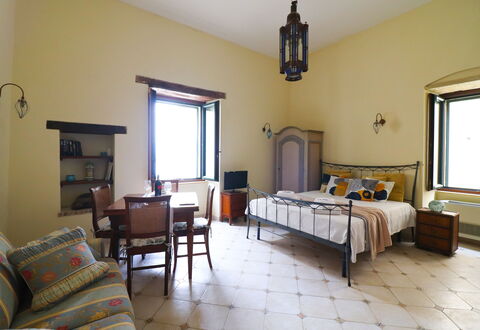 Scilla Centro Storico Otranto: Meubles, Design Intérieur, Mur, Chambre, Lit, Sol, Sol, Plafond, Pièce, Éclairage