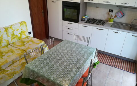 Villa Maddalena: Sol, Design Intérieur, Meubles, Sol, Bois, Pièce, Cuisine, Appartement, Appareil De Cuisine, Principaux Appliance