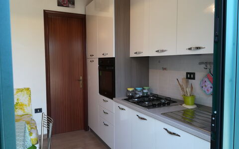Villa Maddalena: Principaux Appliance, Cuisine, Sol, Appareil De Cuisine, Design Intérieur, Comptoir, Sol, Cabinetry, Électroménager, Cuisinière