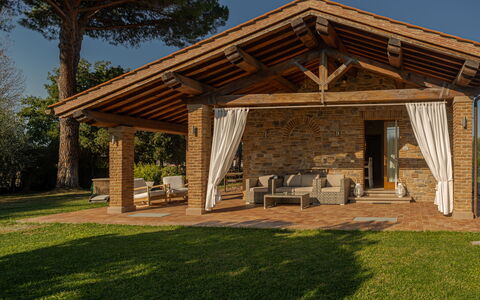 Villa Bolgheri Vermentino Castagneto Carducci: Bois, Toit, Lot Terre, Chalet, Domicile, Ombre, Porche, Structure En Plein Air, Biens, Faisceau